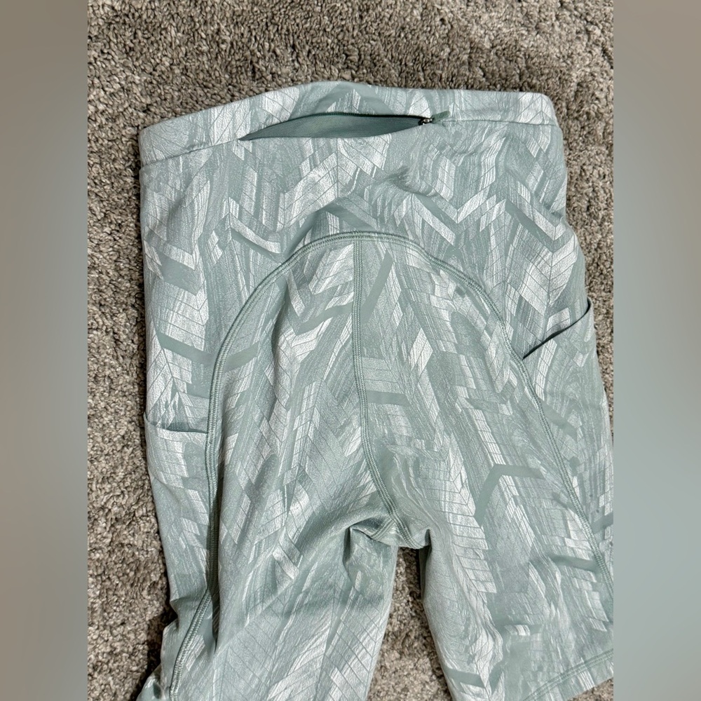 Lululemon Swift Speed HR short 8"-Sage green/blue/white-Size 4 - Picture 4 of 9